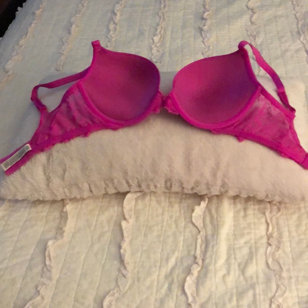Victoria Secret Bra - Picture 4 of 8